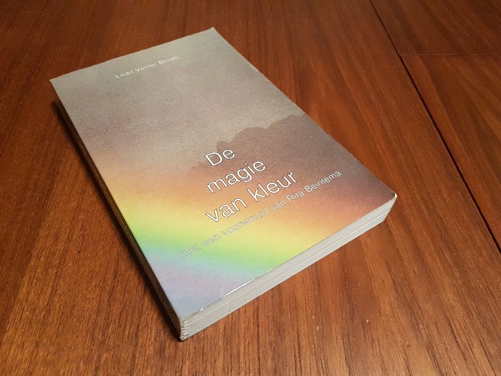DE MAGIE VAN KLEUR - Lilian Verner Bonds, Boeken, Ophalen of Verzenden, Gelezen