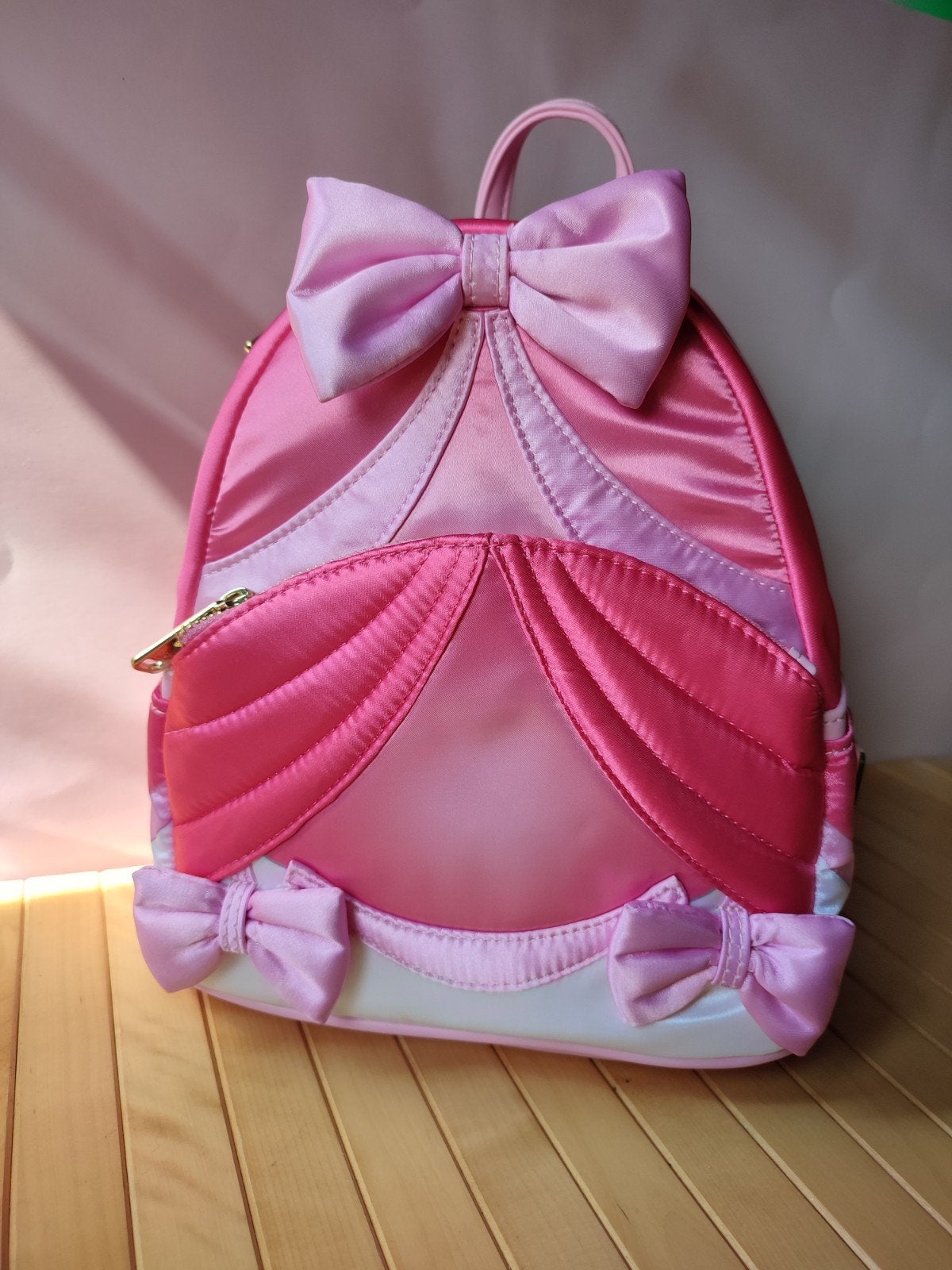 Disney Loungefly Cinderella 75th Anniversary Pink Bow BackPa, Ophalen of Verzenden, Nieuw, 25 tot 40 cm, Disney of Dora