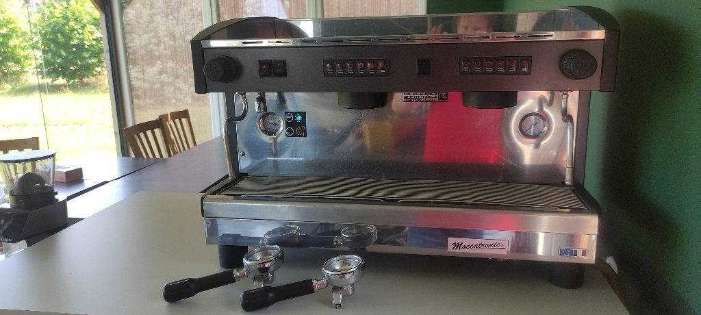 Magister Es100 espresso machine, Gebruikt, Espresso apparaat, 10 kopjes of meer, Koffiebonen
