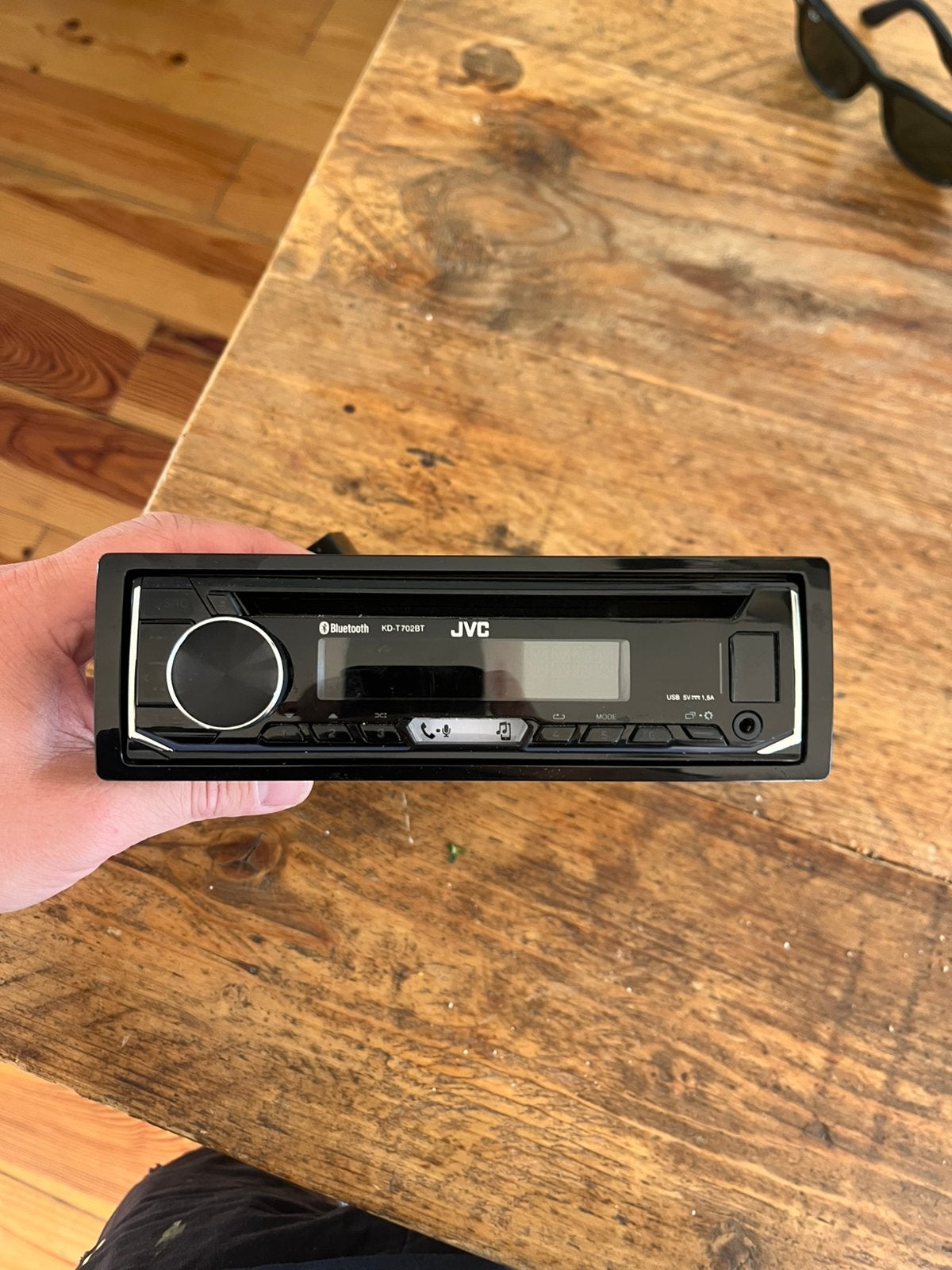 JVC KD-T720BT autoradio werkt perfect, Ophalen of Verzenden, Zo goed als nieuw