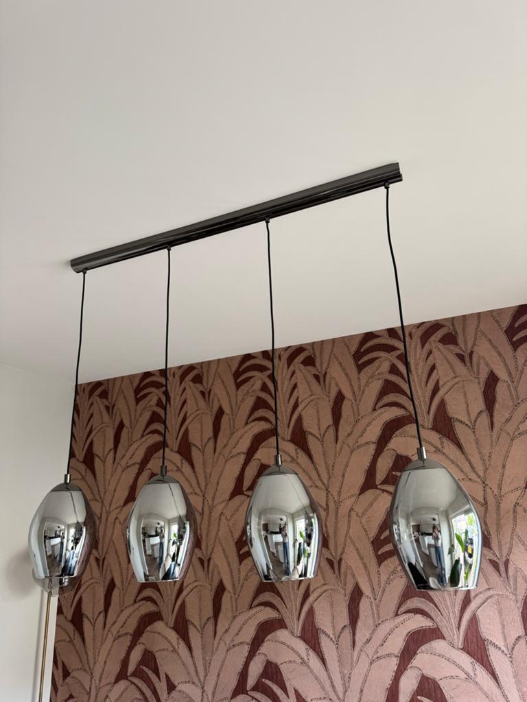 Moderne hanglamp Estanys met 4 glazen kappen, Ophalen, Zo goed als nieuw, Glas, 75 cm of meer