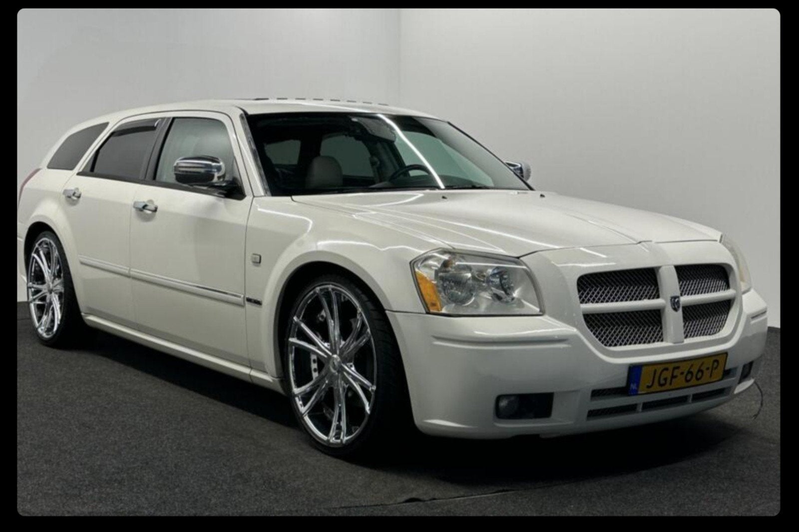 Dodge Magnum R/T 5.7 HEMI V8 – 2006, Auto's, 750 kg, 5654 cc, Wit, Stationwagon