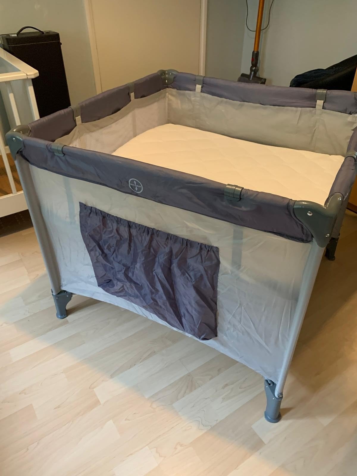 Campingbed/Box - Ding Deluxe Grey Inklapbaar, Ophalen, Zo goed als nieuw, Vierkant, In hoogte verstelbaar