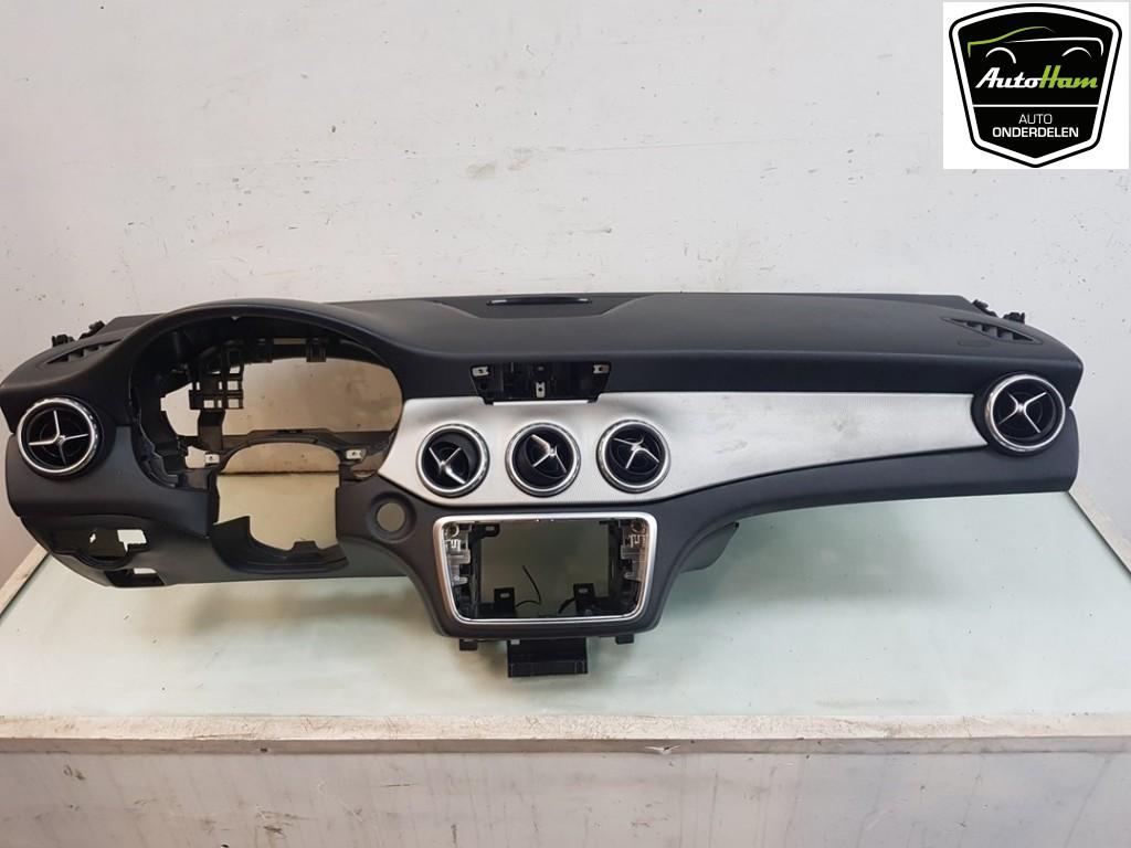 Airbag Set + Dashboard GLA (156.9) 2016, Gebruikt, Mercedes-Benz AG, Mercedes-Benz, Mercedesstraße 120, Stuttgart 70372, , Duitsland