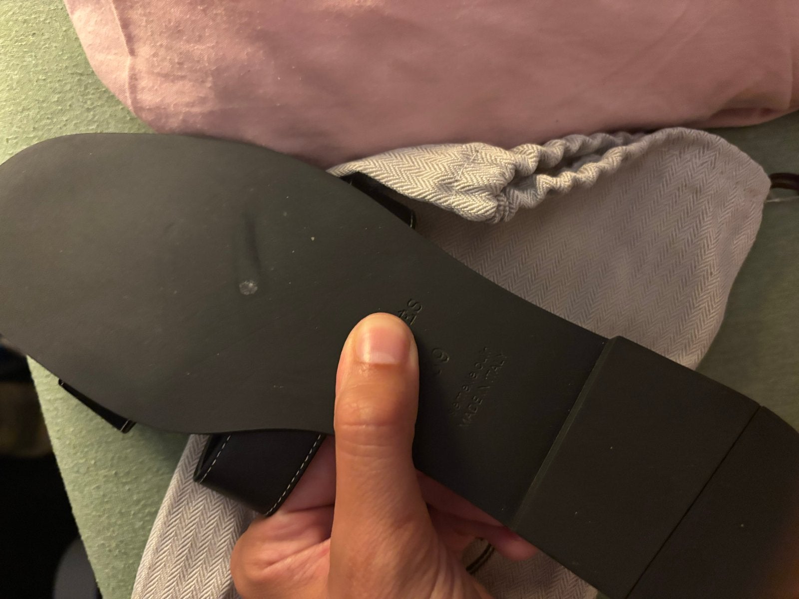 H Slippers maat 39 (valt als 38) met stofzak, Ophalen of Verzenden, Gedragen, Slippers