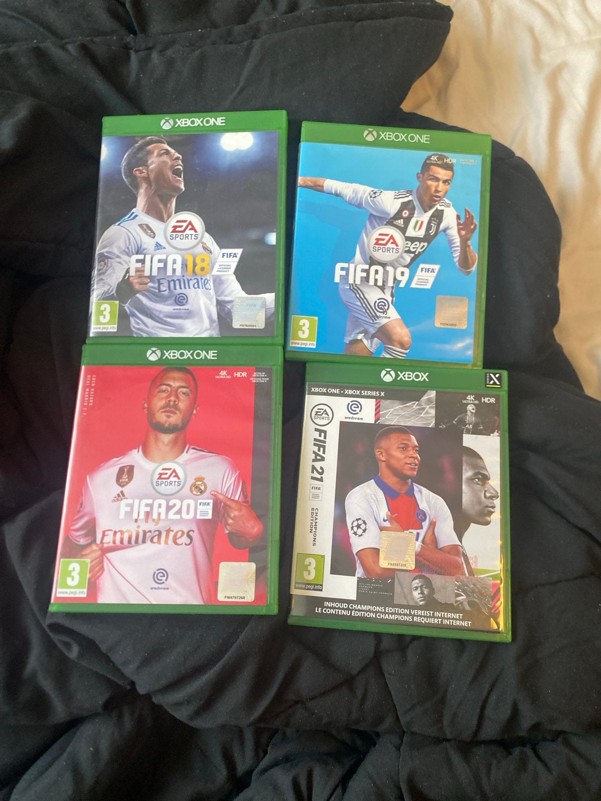 FIFA 18, 19, 20 en 21 voor Xbox One/Series X - Voetbalgames, Gebruikt, Eén computer, Ophalen of Verzenden, Sport