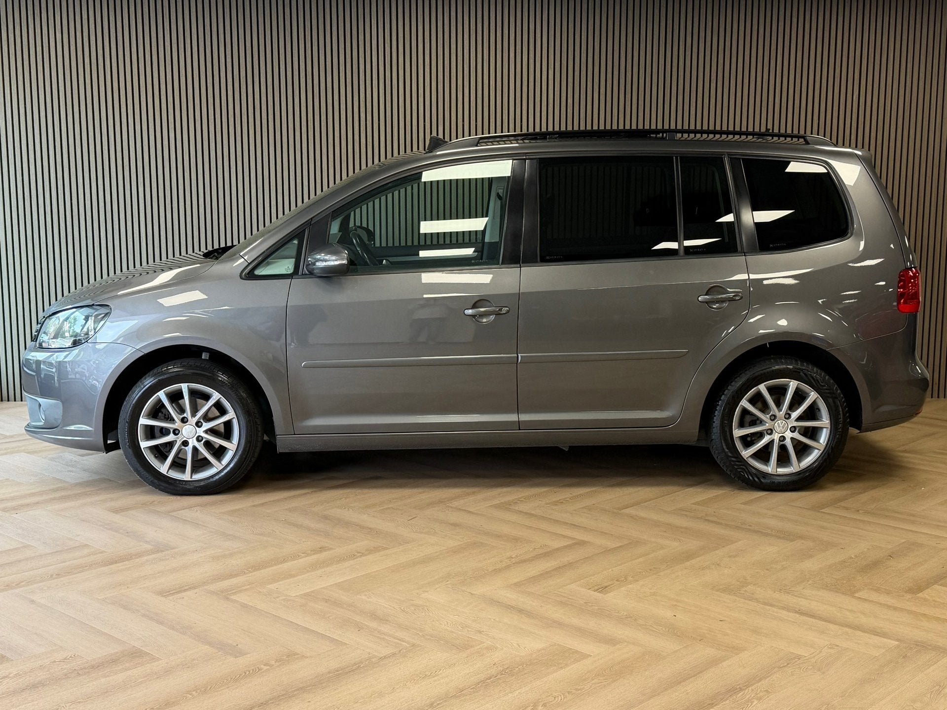 Volkswagen Touran 1.4 TSI Comfortline TREKHAAK PANO CAMERA C, Auto's, Voorwielaandrijving, Euro 5, 15 km/l, 4 cilinders
