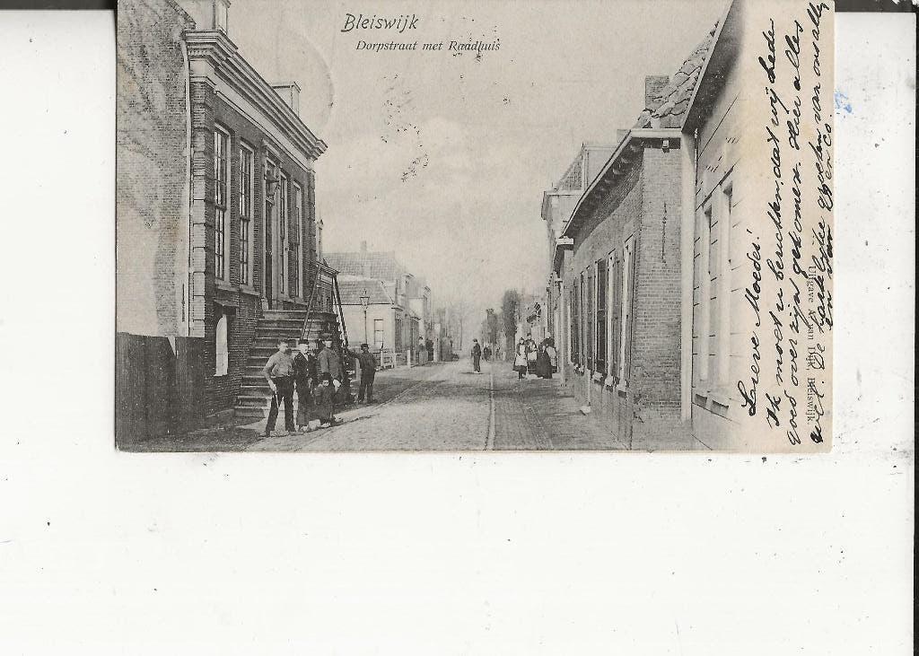 Bleiswijk Dorpstraat met raadhuis 7 juli 1904 A v Dijk, Ophalen of Verzenden, Voor 1920, Gelopen, Zuid-Holland