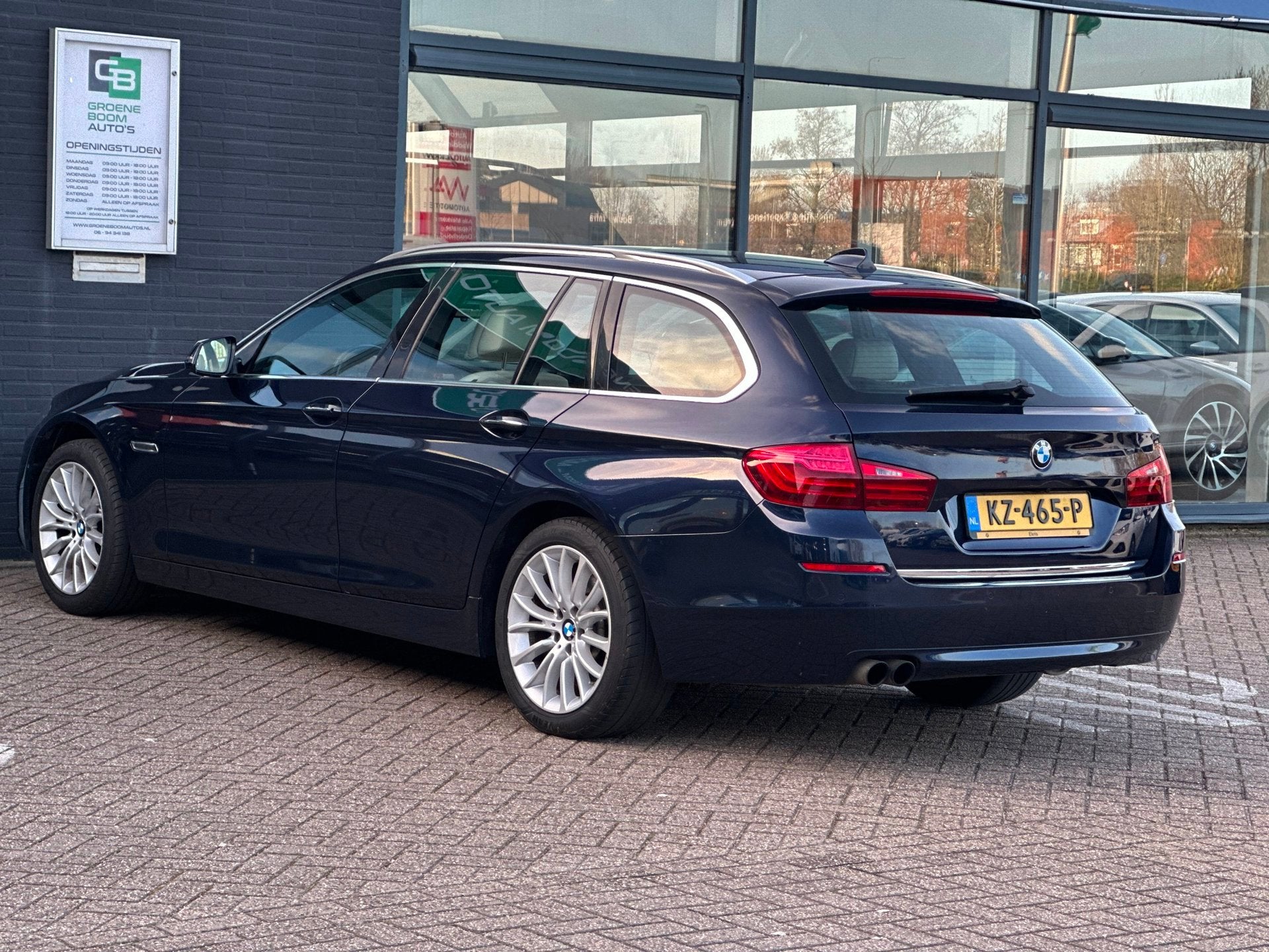BMW 5-serie Touring 520i Luxury Edition/2E EIG/CAMERA/PANO-D, Auto's, Automaat, Gebruikt, 4 cilinders, 2000 kg