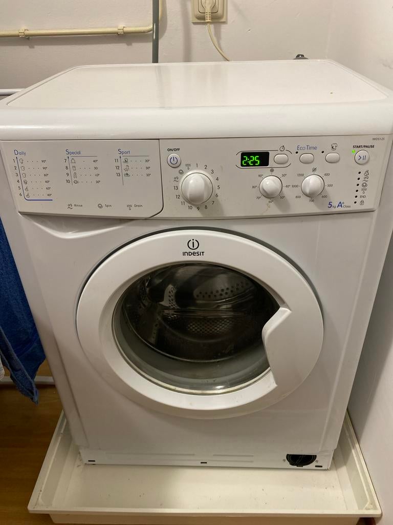 Indesit Wasmachine IWD5125 - 5kg, A+ Klasse, Ophalen, 1200 tot 1600 toeren, Gebruikt, 4 tot 6 kg