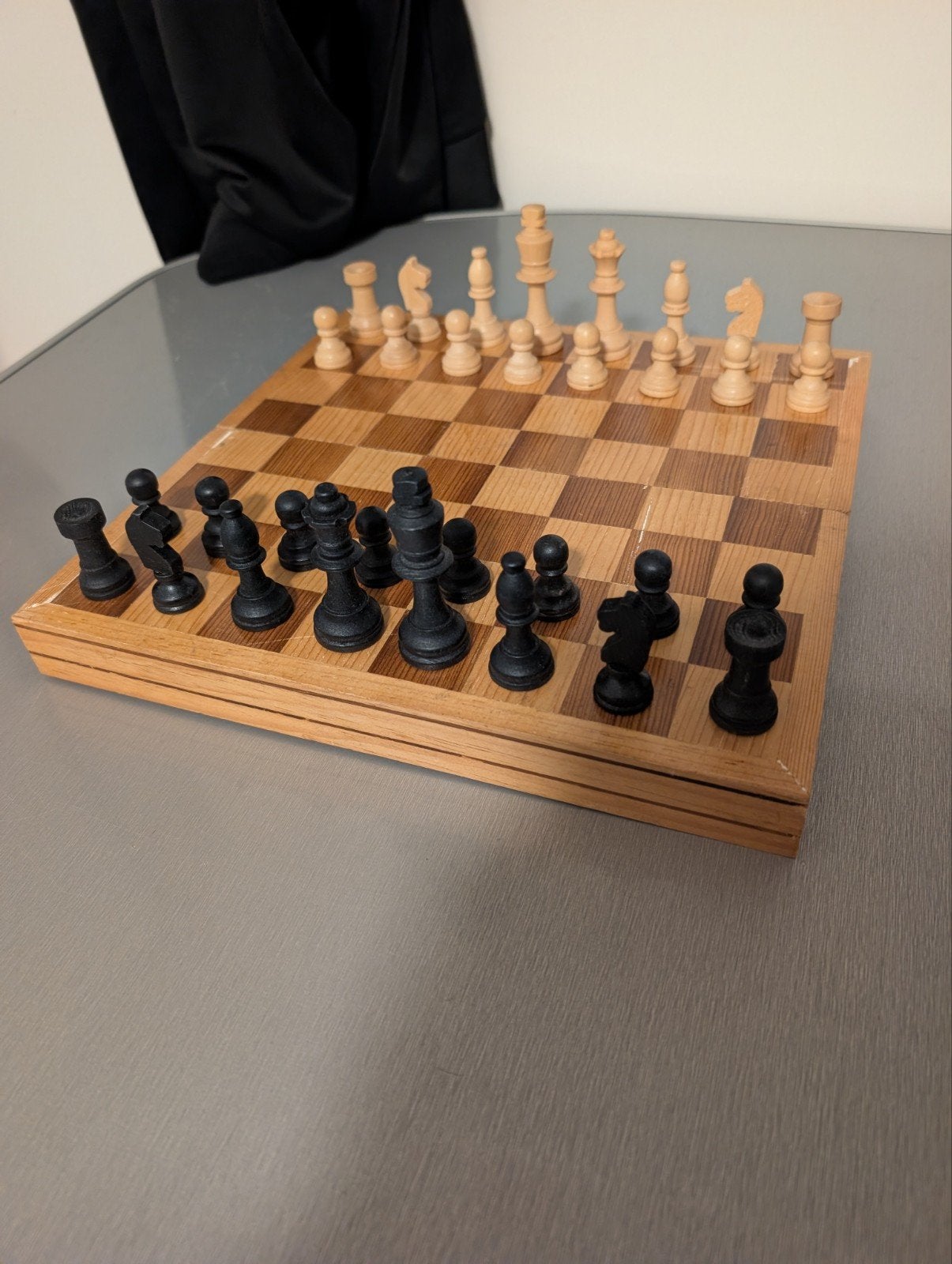 Houten Schaakbord met Schaakstukken - Compact en Compleet, Een of twee spelers, Ophalen of Verzenden, Gebruikt, Onbekend