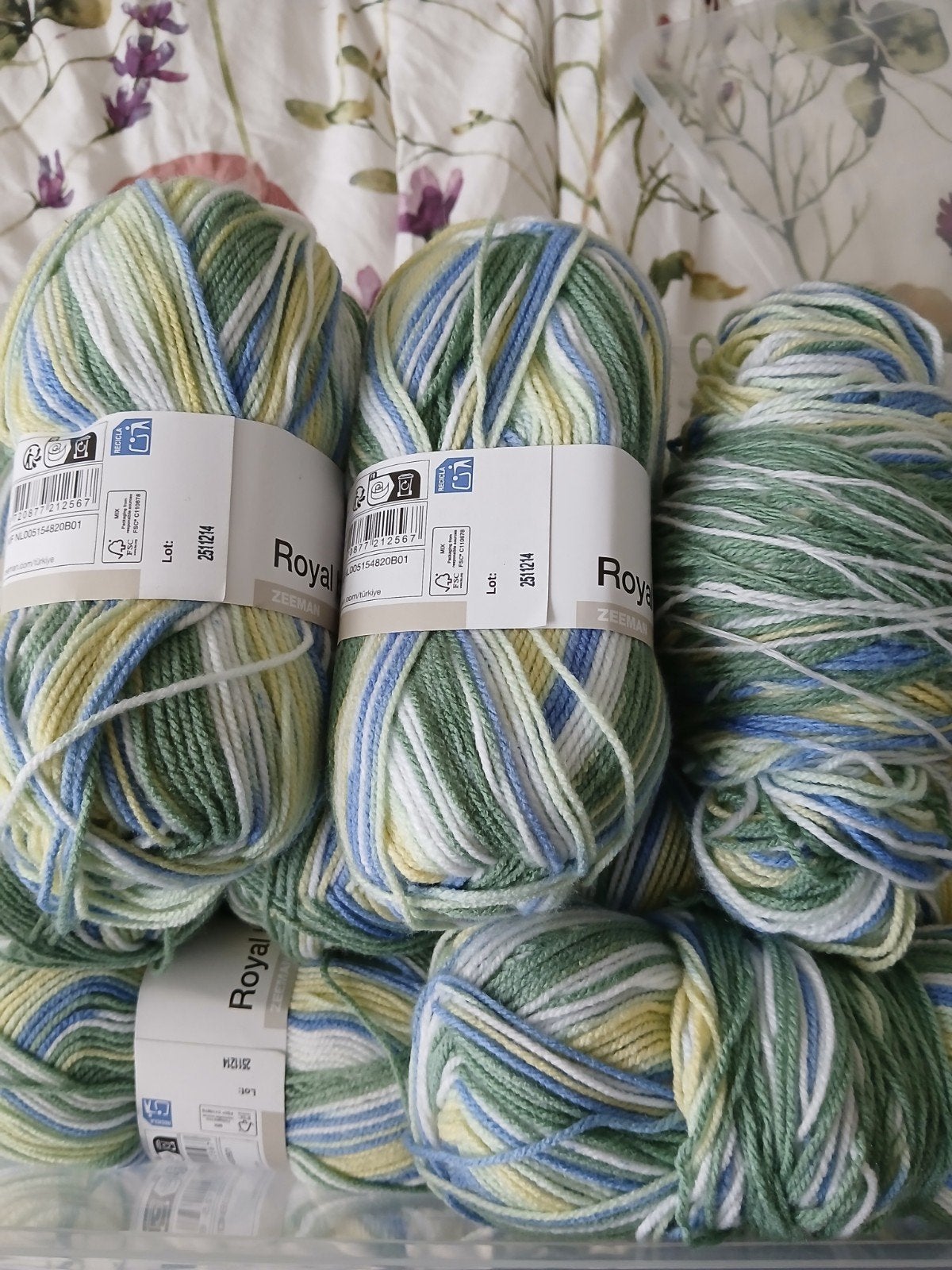 14 bollen Royal batik Zeeman, Hobby en Vrije tijd, Ophalen, Nieuw, Breien of Haken, Wol of Garen
