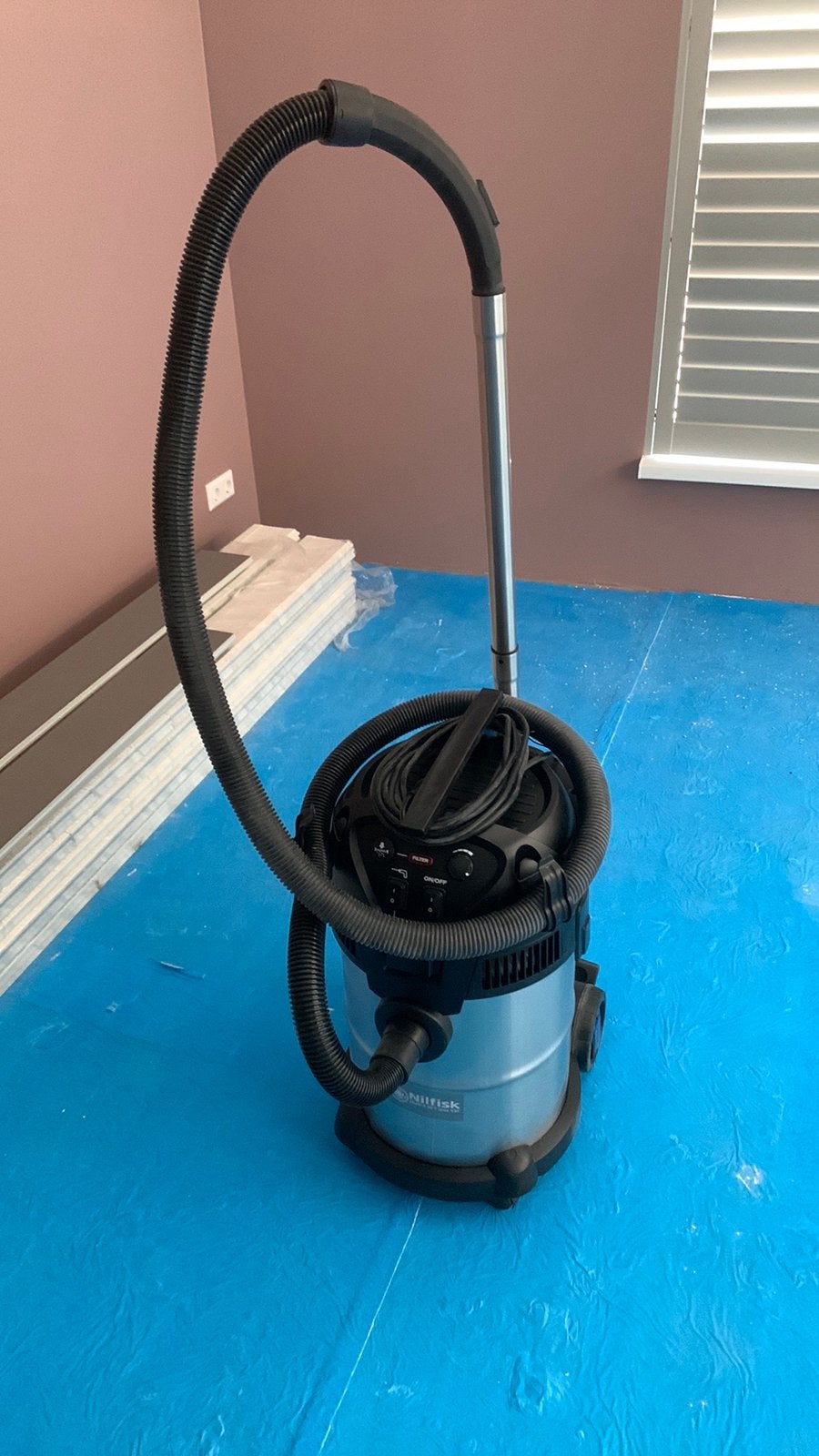 Nilfisk Multi II 30 stof/waterzuiger, Ophalen of Verzenden, Zo goed als nieuw, Waterstofzuiger