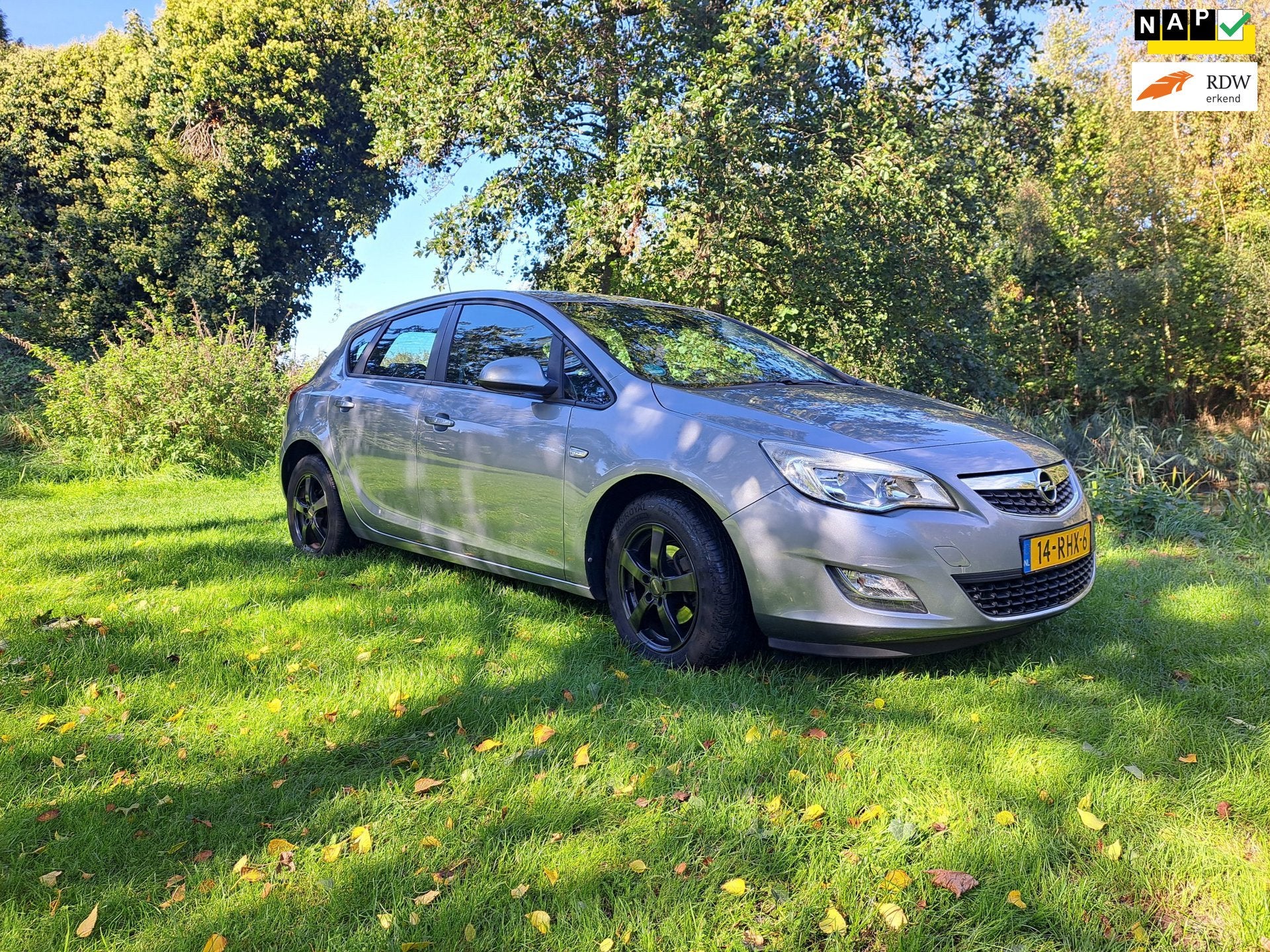 Opel Astra 1.4 Edition nederlands geleverd 5 deurs airco, Auto's, Voorwielaandrijving, Euro 5, 101 pk, Gebruikt