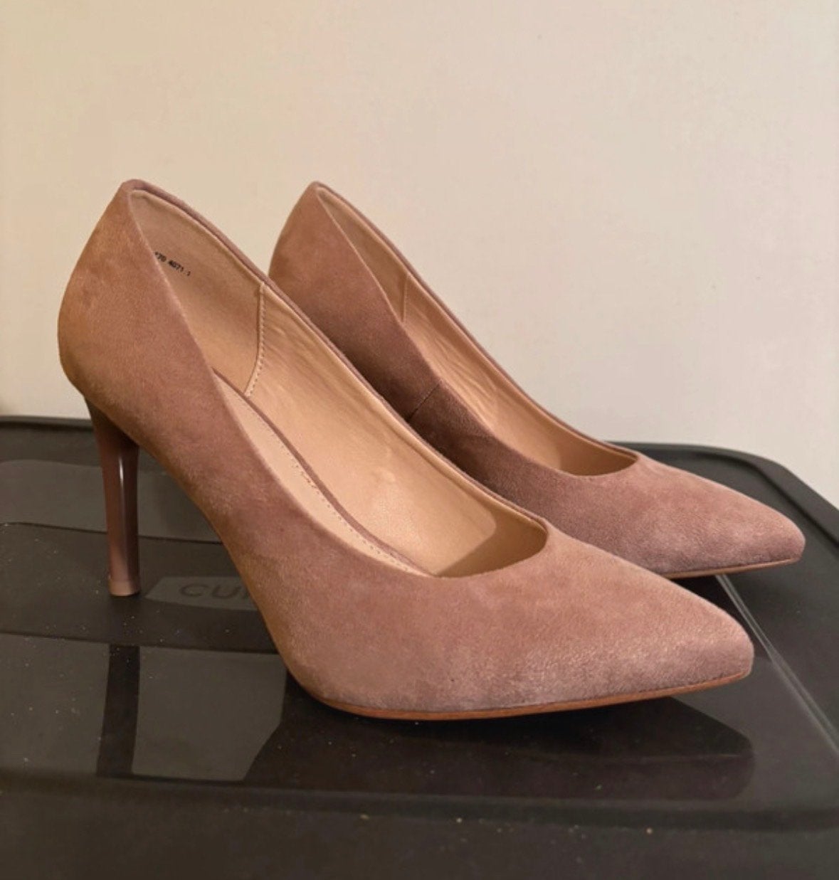 Roze suède pumps naaldhak, Kleding | Dames, Schoenen, Nieuw, Pumps, Roze, Ophalen of Verzenden