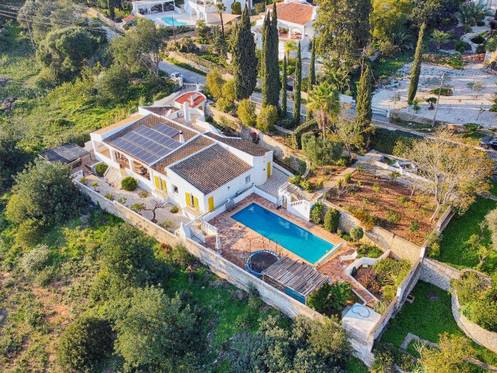 Luxe en complete familievilla (8p) in Centraal Algarve, 8 personen, 4 of meer slaapkamers, Dorp, Open haard