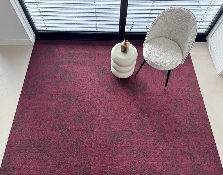 Compsure Berry rode tapijttegels +300m2 voorraad, 75 m² of meer, Nieuw, Ophalen of Verzenden, Tapijttegels