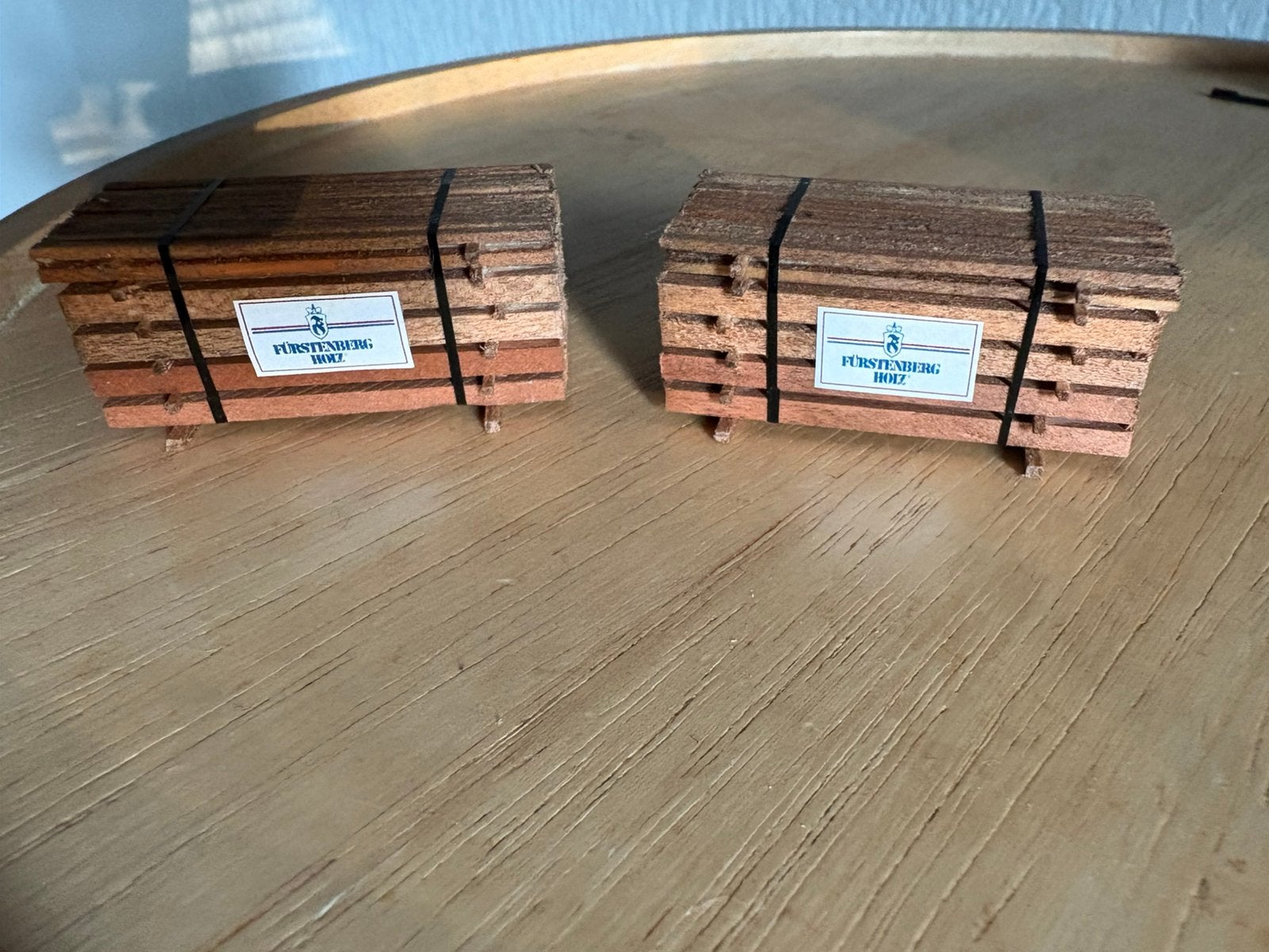 2 PALLETS HOUT. HO 1:87, Ophalen of Verzenden, Zo goed als nieuw