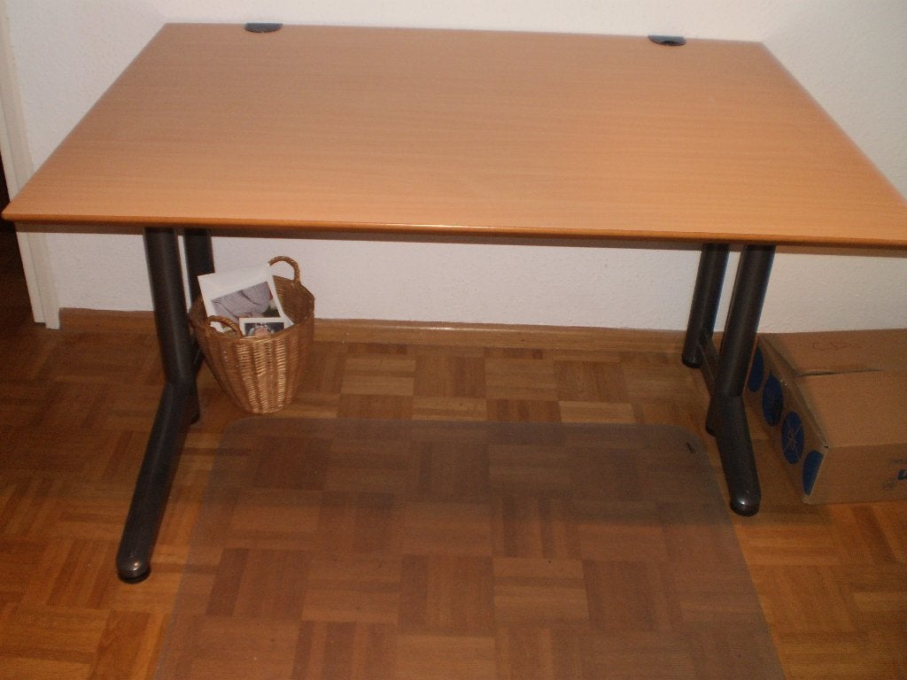 Bureau, Ophalen, Spaanplaat of MDF, Zo goed als nieuw, Overige merken