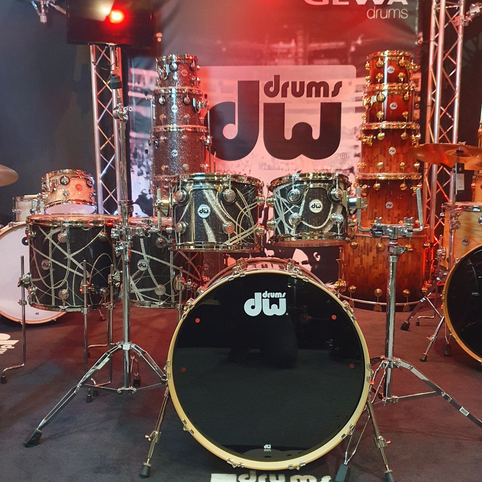 DW Collector's SSC- Smoke Glass Contrail - Nickel hardware