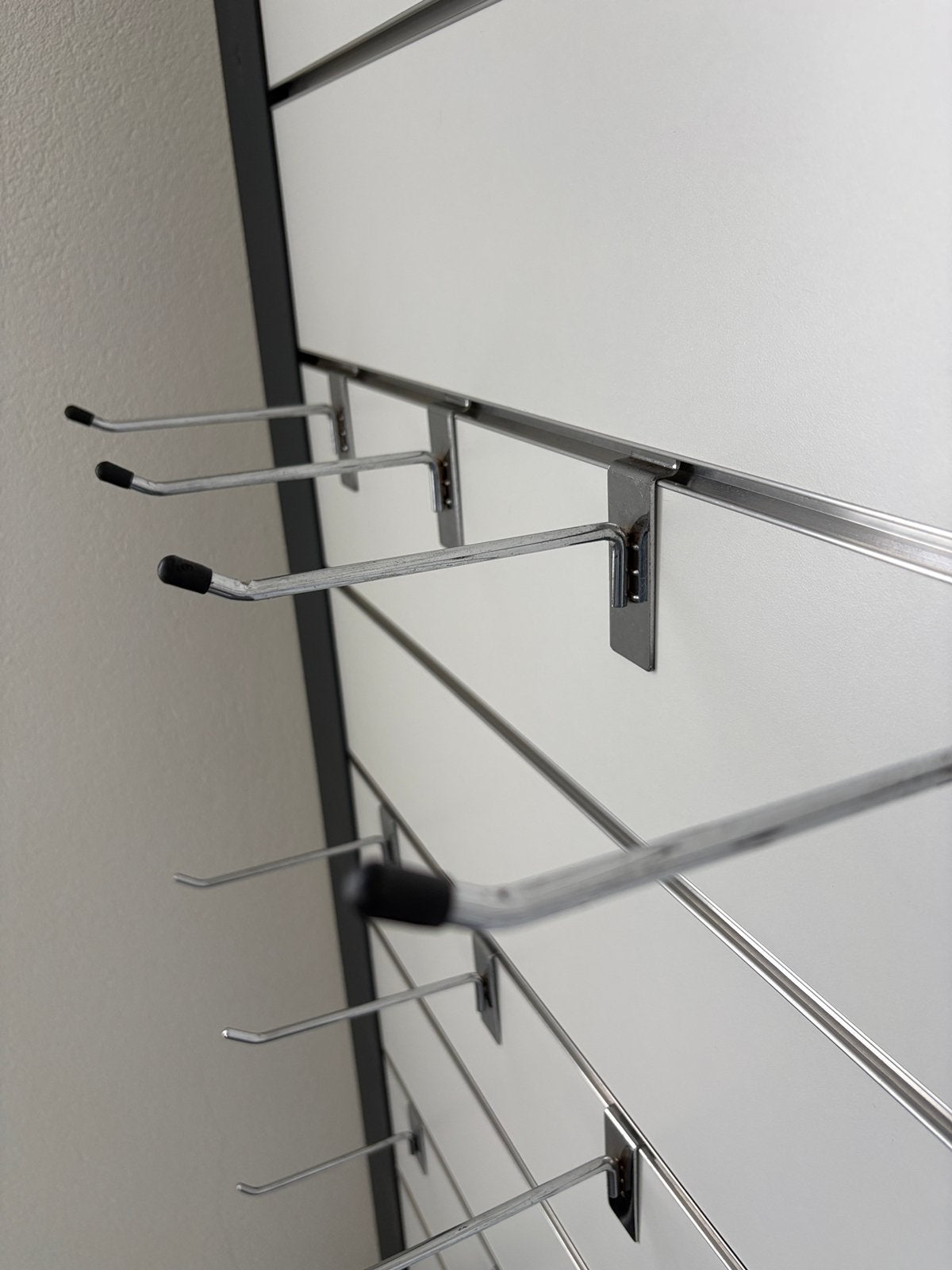 Blisterhaak / Slatwall haken, Ophalen, Zo goed als nieuw