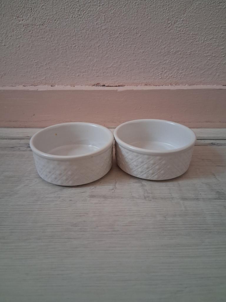 Eet en drink bakje wit 2 stuks hamsterformaat van steen, Ophalen of Verzenden, Automatisch, Zo goed als nieuw