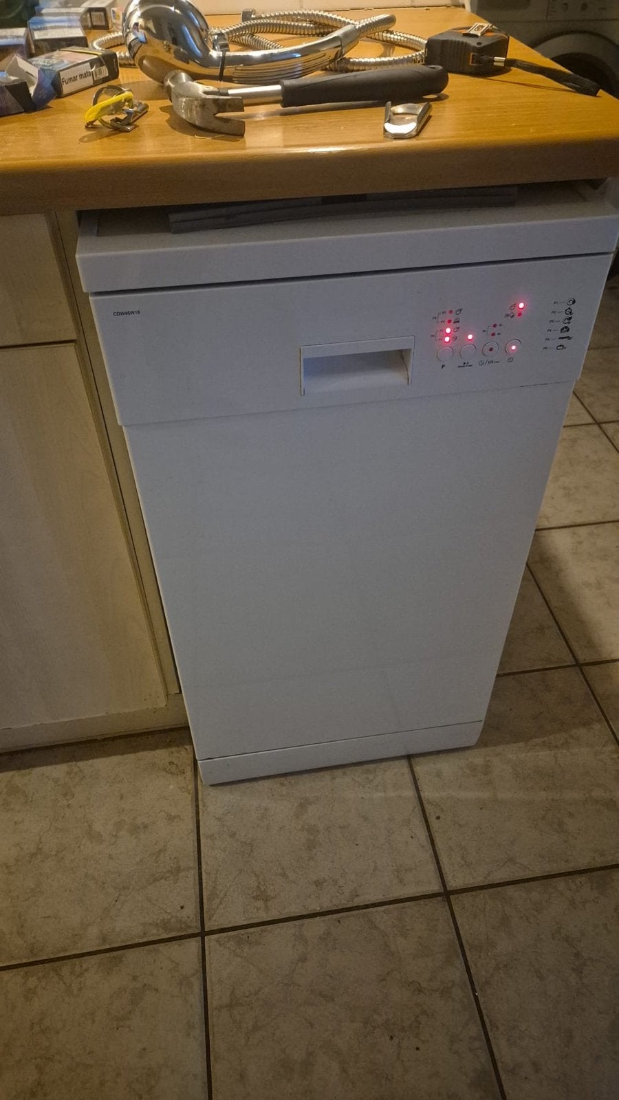 Currys Essentials CDW45W18 Smalle Vaatwasser, Witgoed en Apparatuur, Ophalen, Gebruikt, Vrijstaand, Minder dan 45 cm