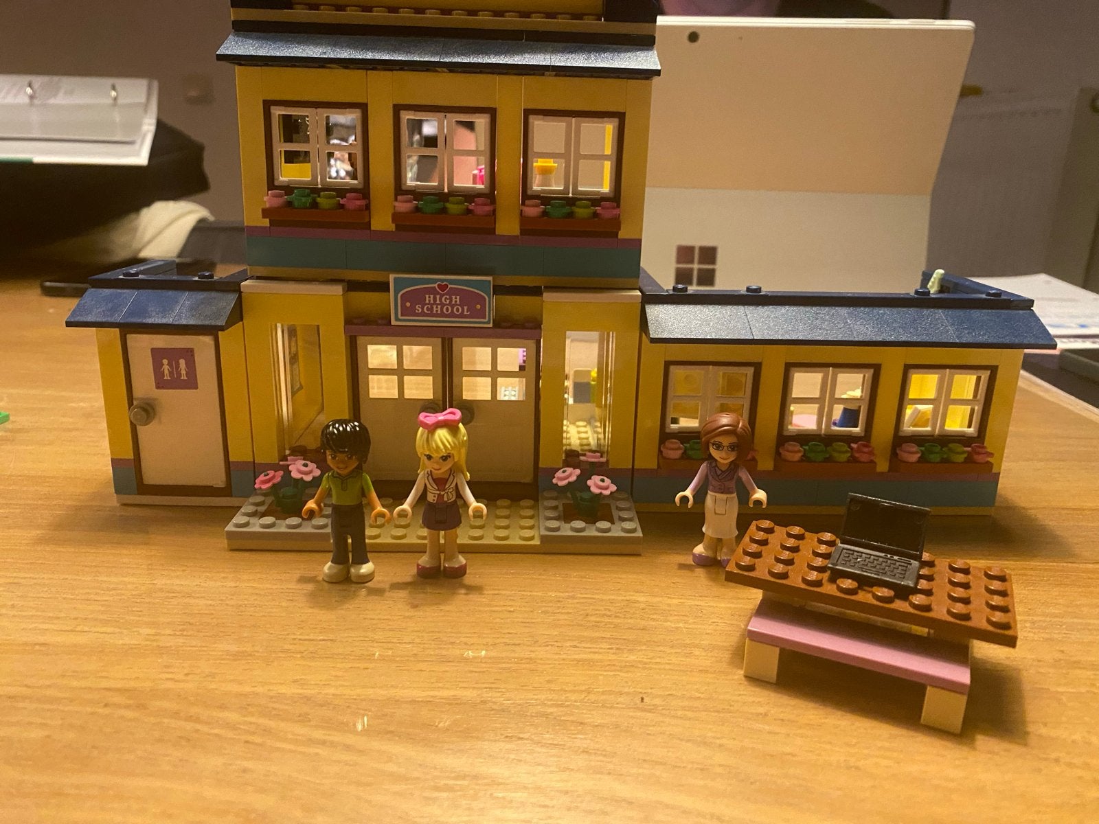LEGO Friends Heartlake High School (41005) - Gedeeltelijk, Ophalen of Verzenden, Gebruikt, Overige merken