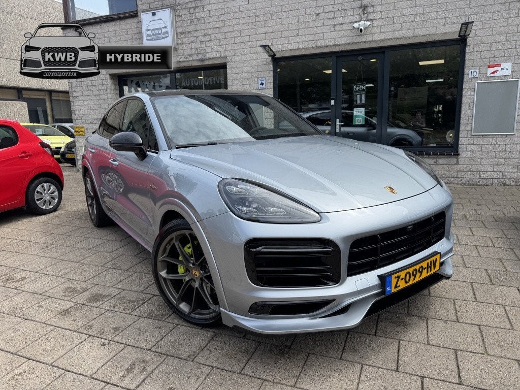 Porsche Cayenne Coupé 3.0 E-Hybrid Lightweight Carbon Trekh, Auto's, Porsche, Automaat, Cayenne, 14 kWh, Gebruikt