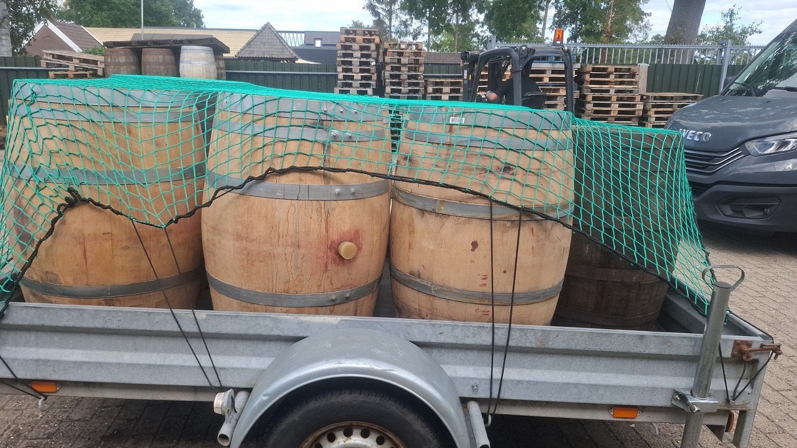 Regenton van robuust eikenhout (wijn/whiskyvat) 225L, 150 liter of meer, Ophalen, Gebruikt, Hout