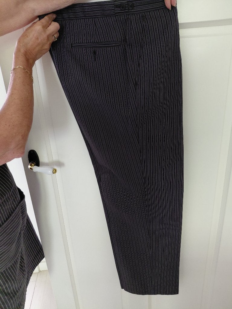 Smoking broek grijs gestreept zo goed als nieuw, Ophalen of Verzenden, Zo goed als nieuw, Maat 52/54 (L), Zwart