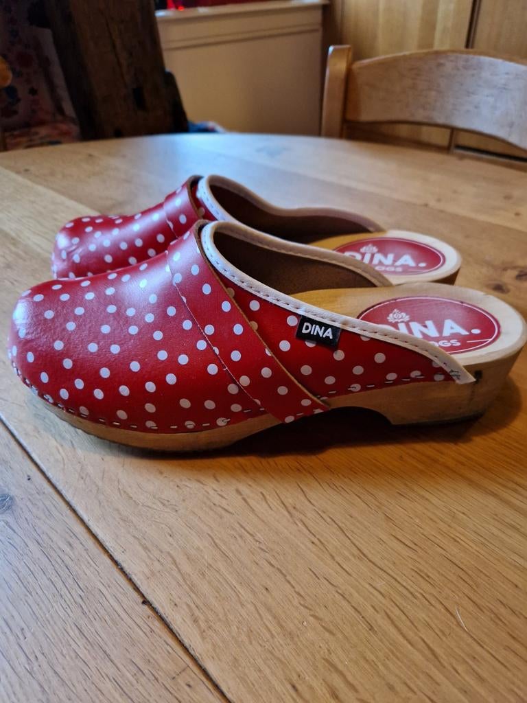 UNIEKE KLOMPEN 🍄 ROOD MET WITTE STIPPEN POLKADOT MAAT 43, Kleding | Dames, Schoenen, Instappers, Nieuw, Ophalen of Verzenden