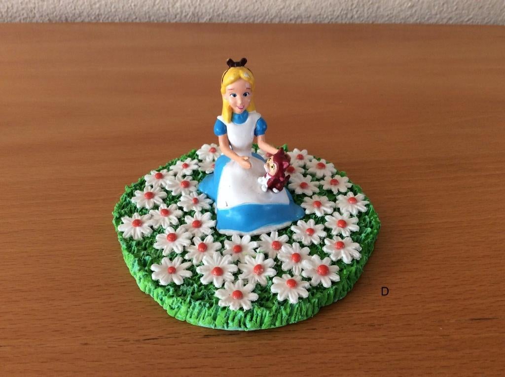 Disney Alice in wonderland - beeldje -, Ophalen of Verzenden, Overige figuren, Zo goed als nieuw, Beeldje of Figuurtje