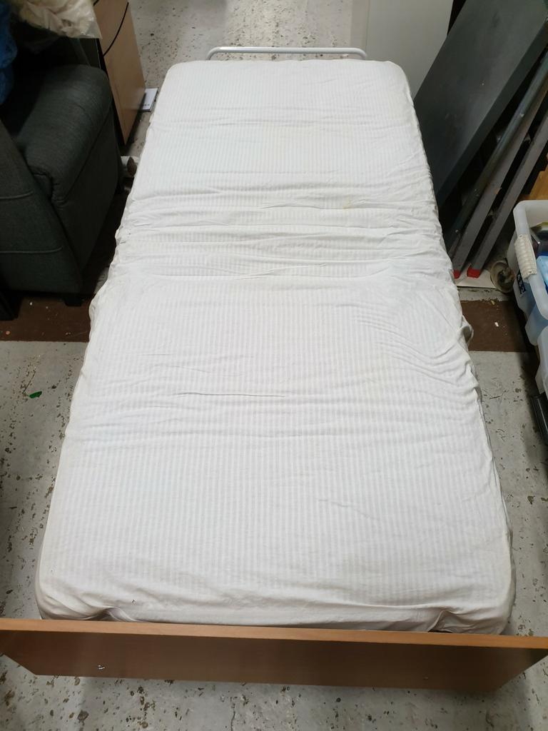 1 persoons logeer bedden te gebruiken als bed en bank 80x180, Huis en Inrichting, Slaapkamer | Matrassen en Bedbodems, Gebruikt
