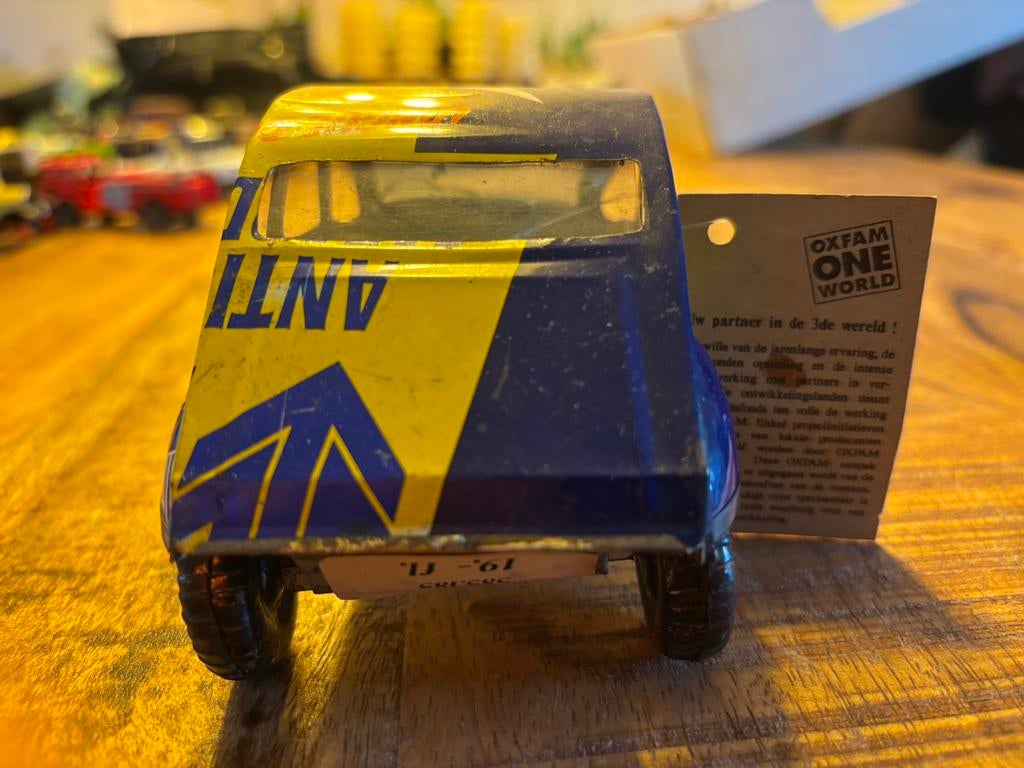 Blikken auto, Hobby en Vrije tijd, Modelauto's | 1:24, Ophalen, Gebruikt, Overige merken