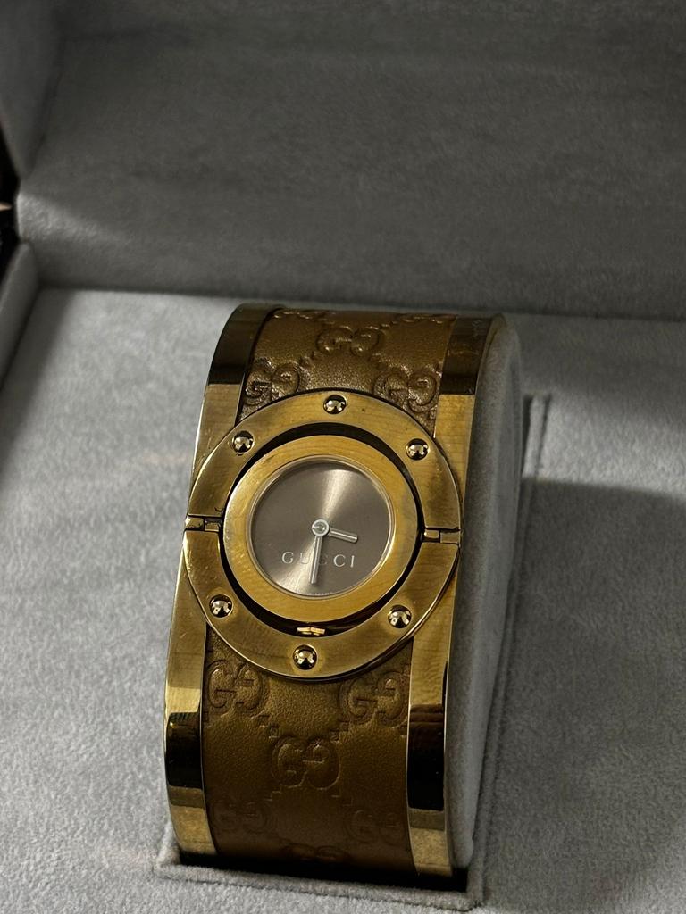 Gucci Twirl Dameshorloge | Gouden Brede Band | GG-Motief, Ophalen, Zo goed als nieuw, Goud, Overige merken