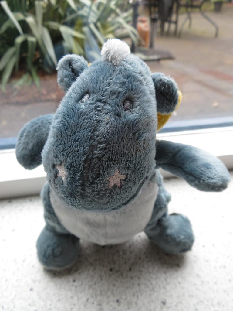 Muziekknuffel Draak of dinosaurus merk Noukies Amtoys, Ophalen of Verzenden, Zo goed als nieuw, Overige typen