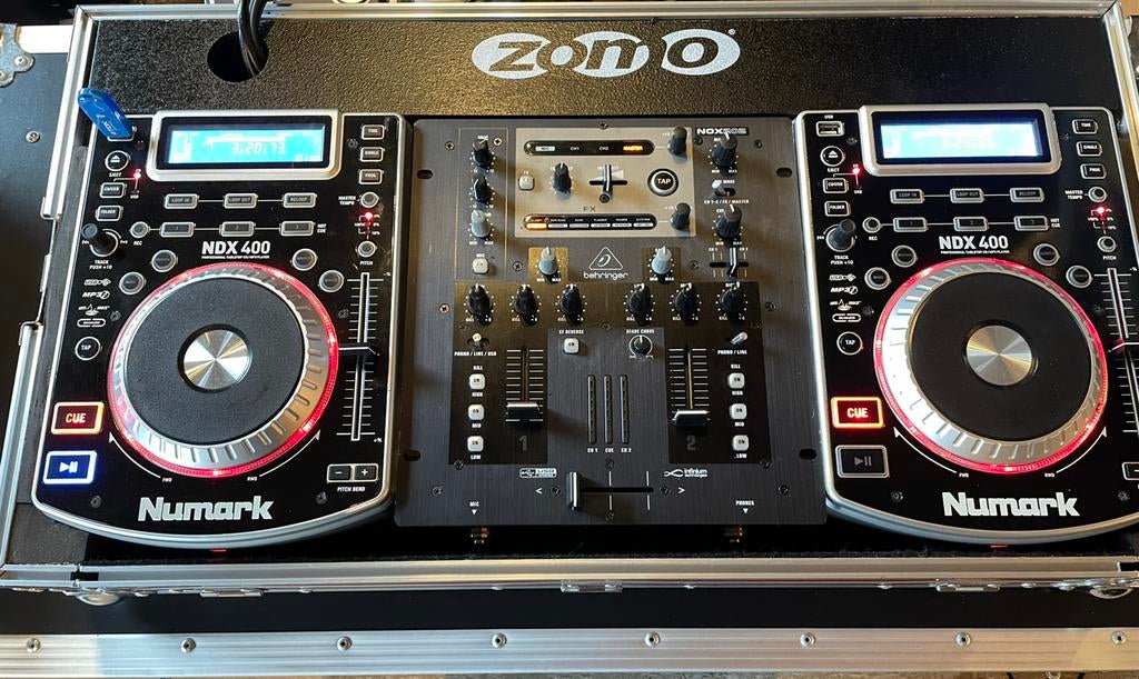 Numark NDX400 en Behringer NOX202 in flightcase, Muziek en Instrumenten, Dj-sets en Draaitafels, Ophalen of Verzenden, Gebruikt
