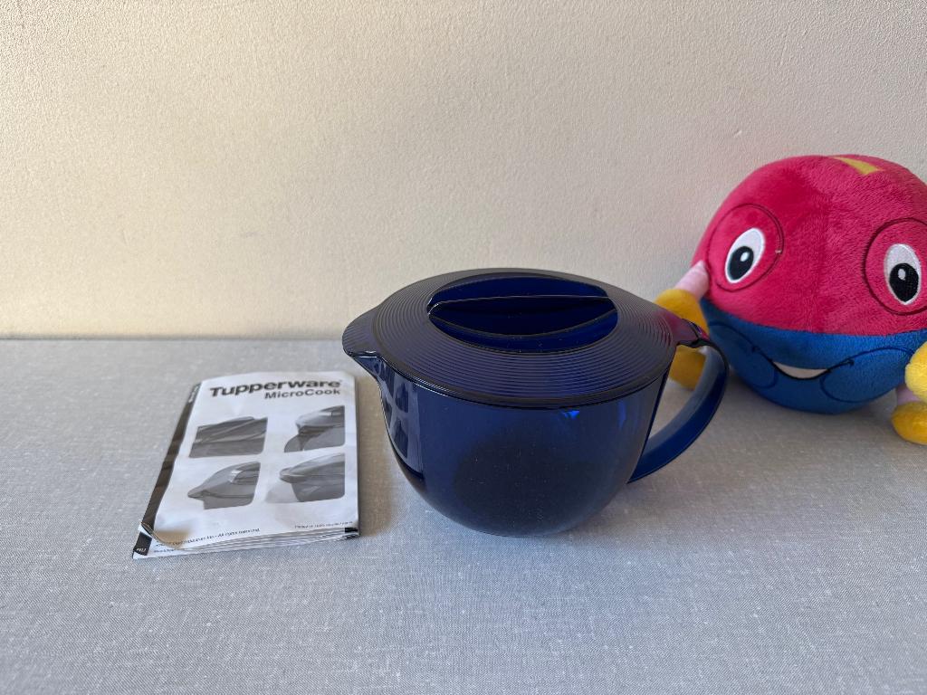 NIEUWSTAAT micro cook kan kannetje 1 Liter TUPPERWARE, Ophalen of Verzenden, Nieuw, Blauw, Beker of Kan