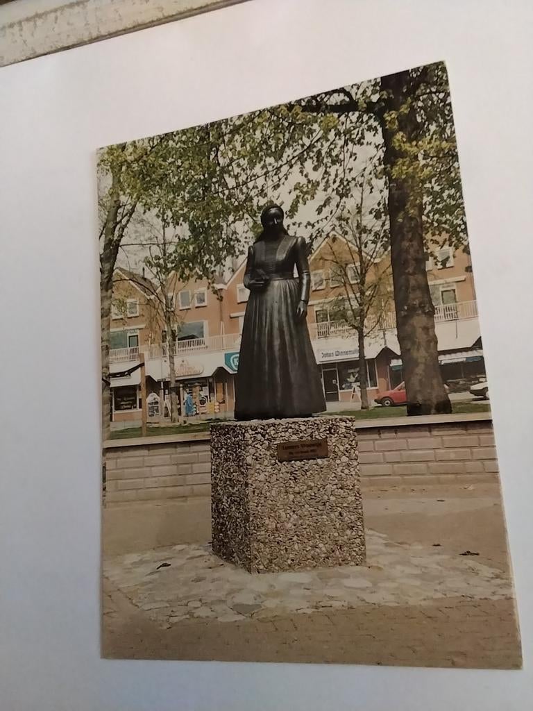 LUNTEREN.  LUTTERS VROUWTJE, Ophalen of Verzenden, Gelderland