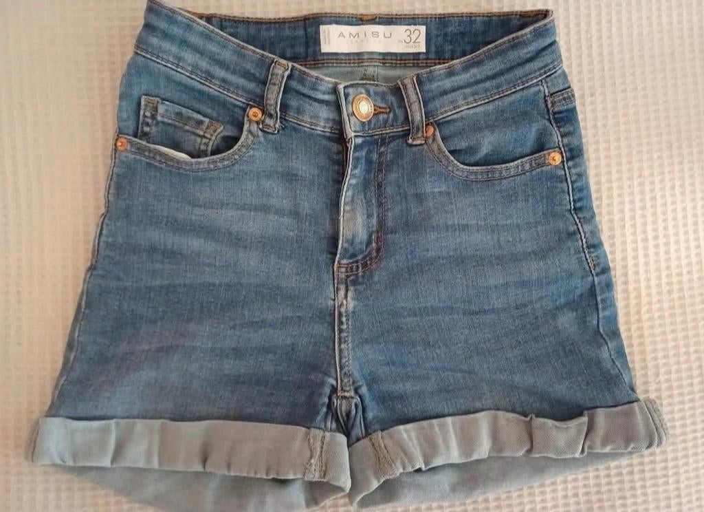 Amisu Jeans Short, Blauw, Ophalen of Verzenden, Zo goed als nieuw, W27 (confectie 34) of kleiner