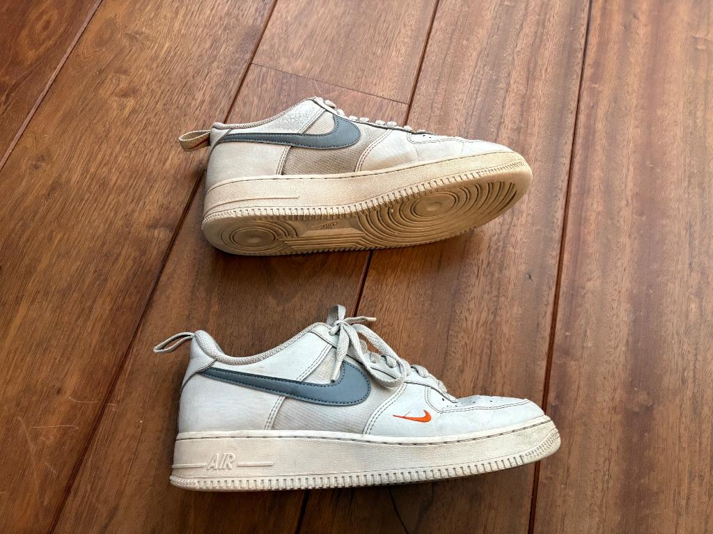 Nike air force maat 42 NETTE STAAT €22,95, Wit, Nike, Ophalen of Verzenden, Sneakers of Gympen