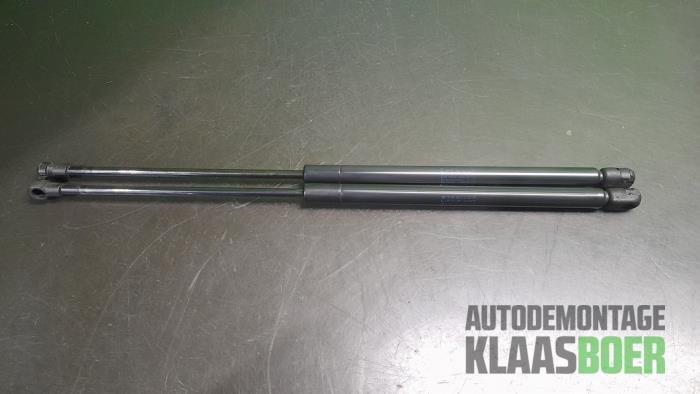 Set Gasdempers Achterklep van een Toyota Yaris, Gebruikt, -, -, Ophalen of Verzenden