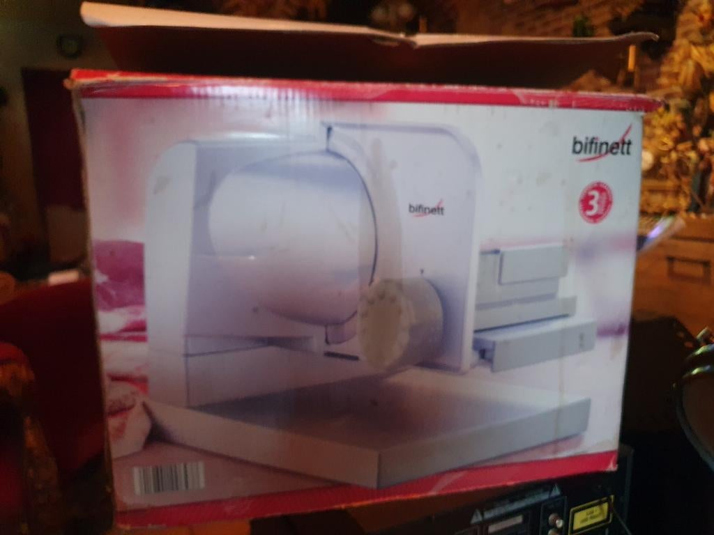 Bifinett Broodsnijmachine - Nieuw in doos!, Witgoed en Apparatuur, Nieuw, 3 snelheden of meer, Ophalen of Verzenden, Vaatwasserbestendig