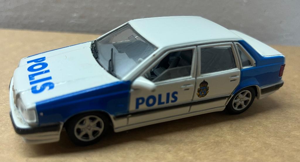 1:43 AHC Epe , Volvo 850 GLT Polis ( Zweedse Politie) 1992, Hobby en Vrije tijd, Modelauto's | 1:43, Ophalen of Verzenden, Zo goed als nieuw