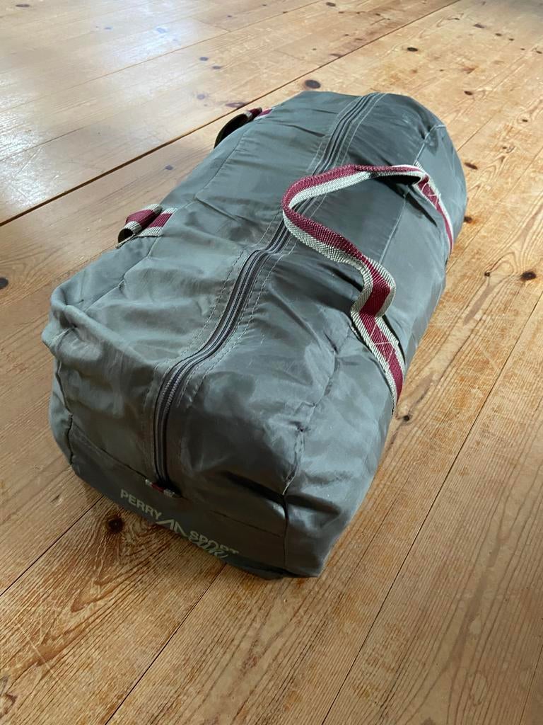 Perry Sport Eagle Peak Tent - Goed Onderhouden, Ophalen, Gebruikt, Tot en met 3