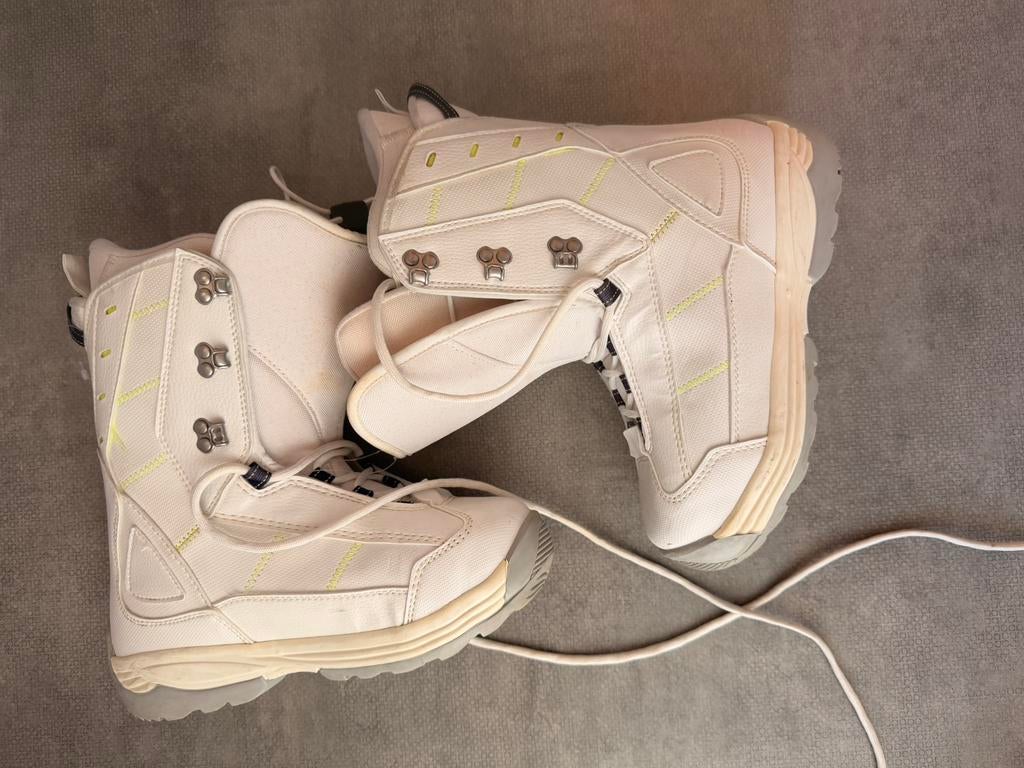 Othree Snowboardboots(Wit)–Maat 36–Slechts 3 dagen gebruikt!, Ophalen of Verzenden, Zo goed als nieuw, Schoenen