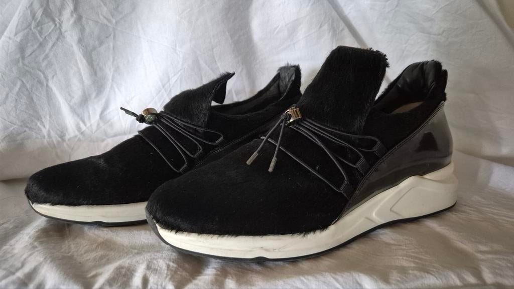 Hassia harige koeienhuid gympen leer mt 41 H / 7,5 H, Hassia, Zwart, Ophalen of Verzenden, Sneakers of Gympen