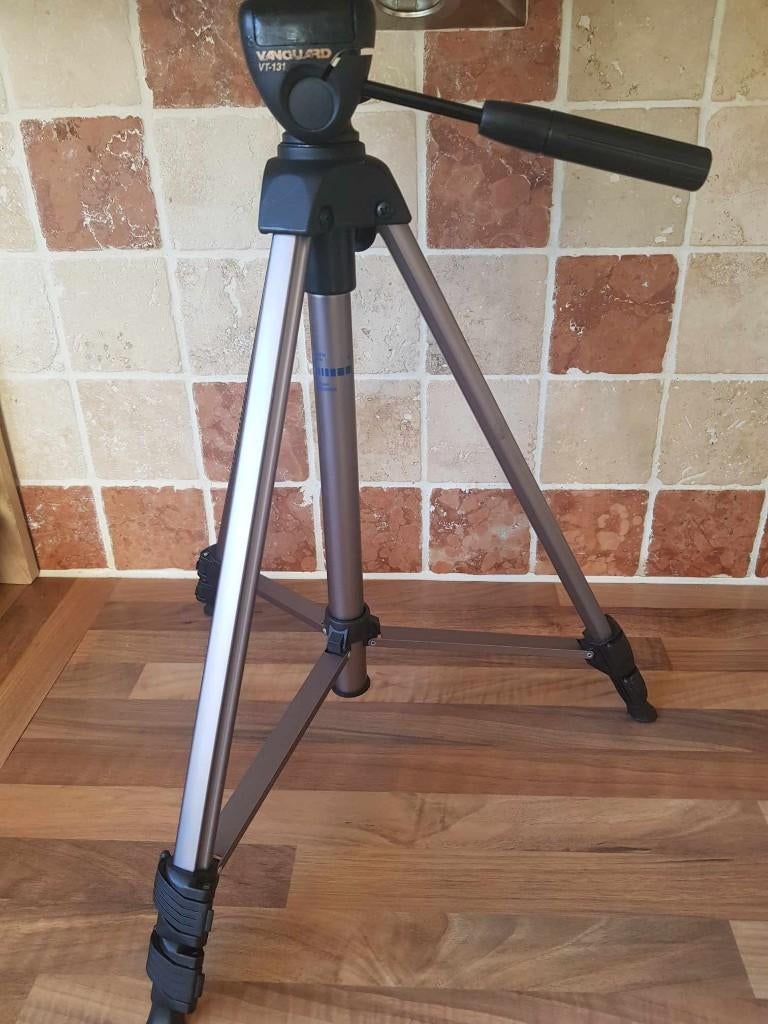 Vanguard VT 131 Camera Statief, Verzenden, Zo goed als nieuw, Minder dan 150 cm, Driepoot