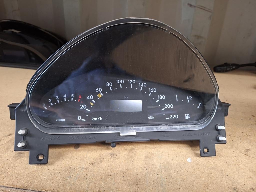 Tellerklok Mercedes A-Klasse w168 A190 automaat, Ophalen, Gebruikt, Mercedes-Benz